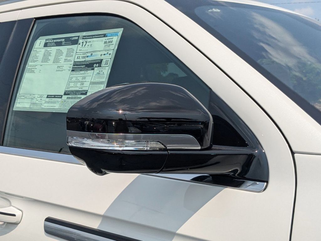 2025 Lincoln Navigator L Reserve