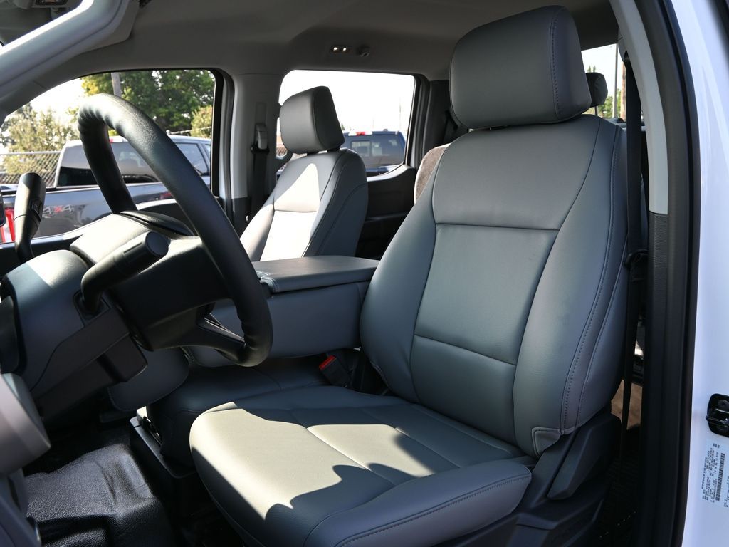 2026 Ford Super Duty F-550 DRW XL