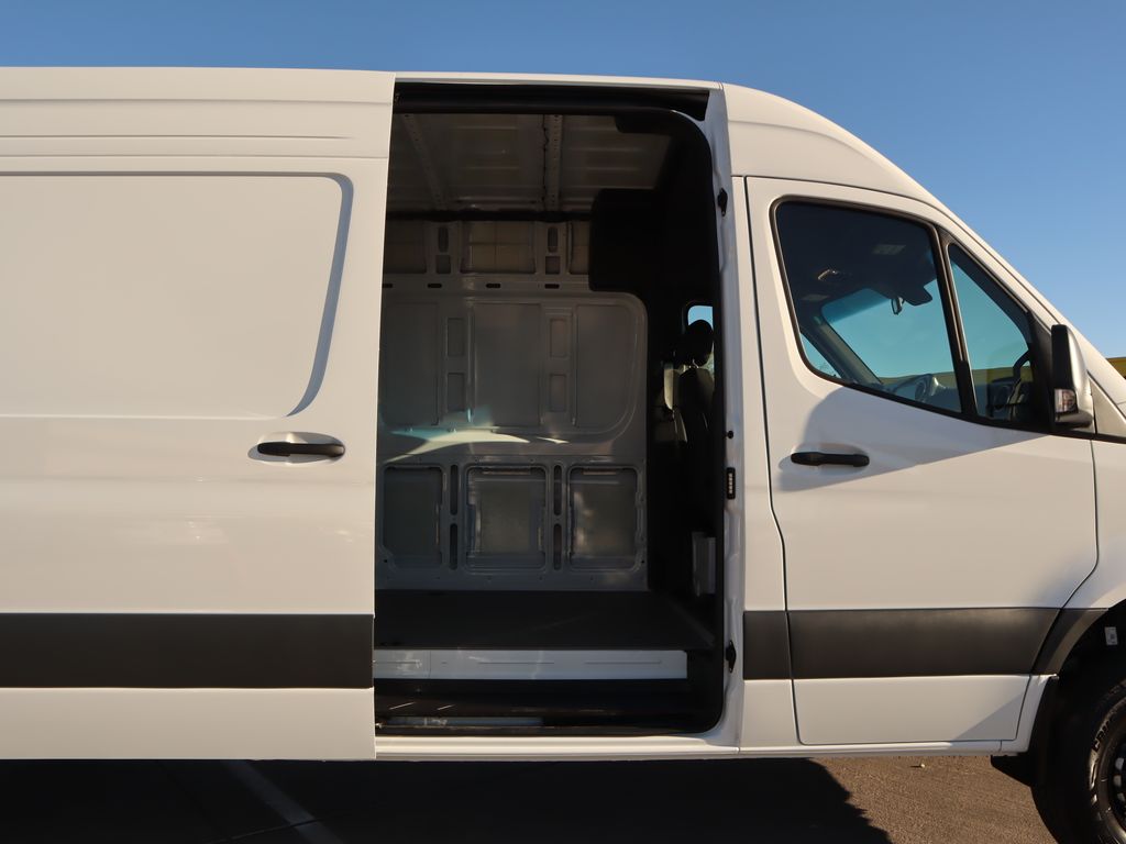 2025 Mercedes-Benz Sprinter 2500 25