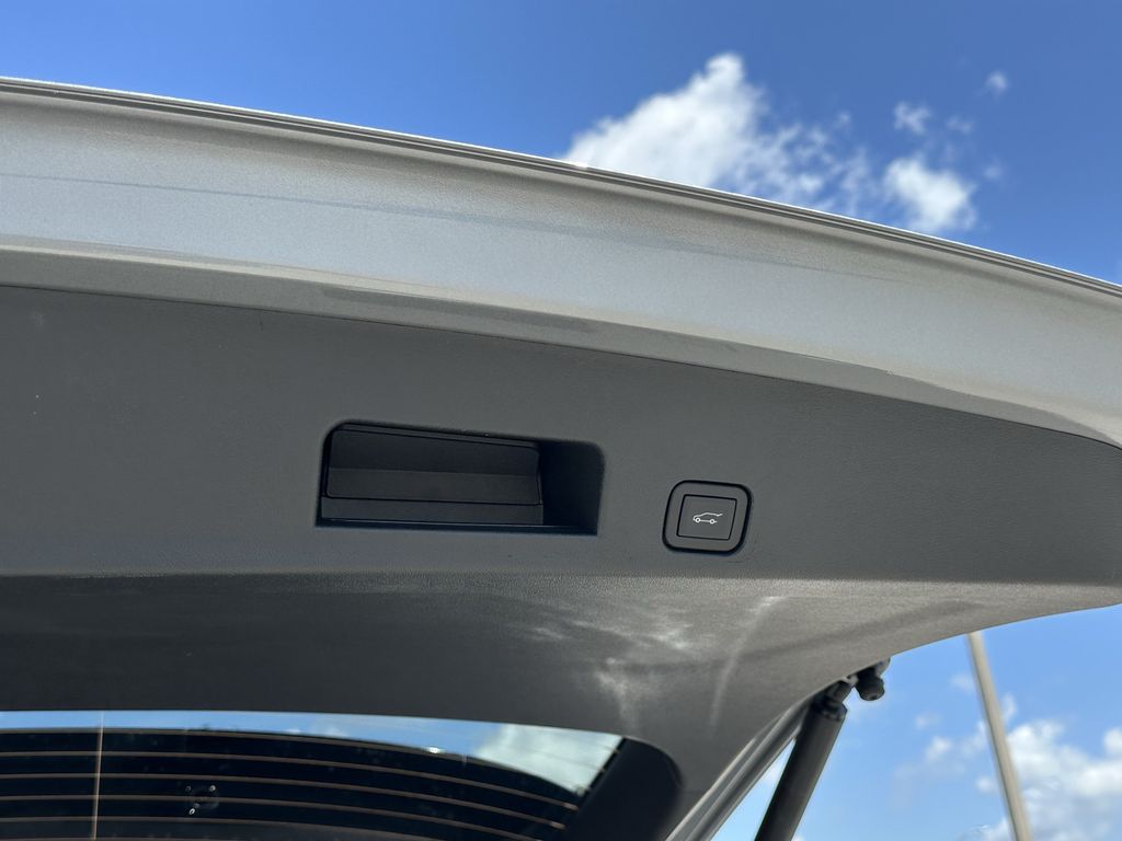 new 2026 Chevrolet Traverse car, priced at $38,295