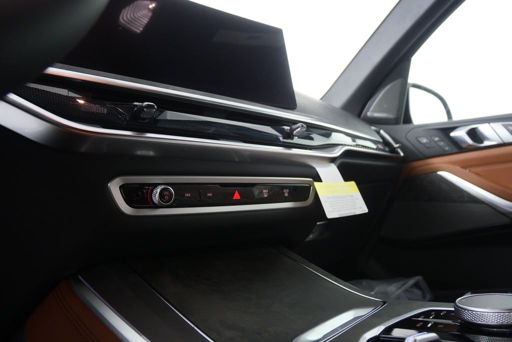 Thumbnail: 2026 BMW X5 - 21