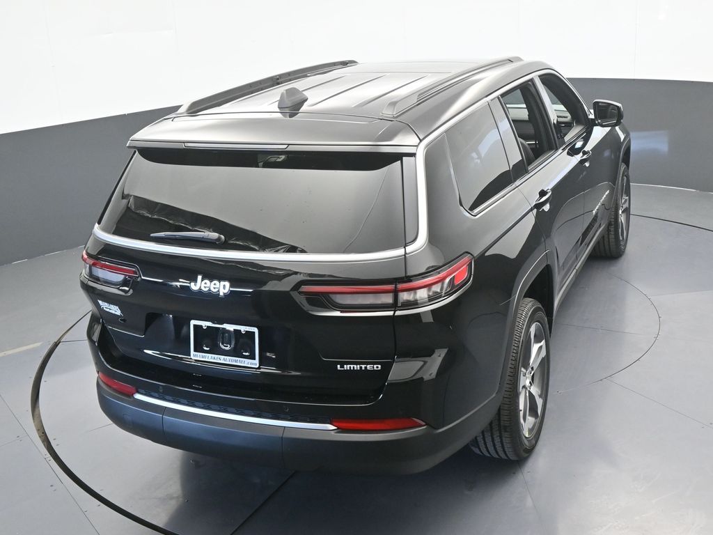 New 2026 Diamond Black Crystal Pearlcoat Jeep Limited image 48