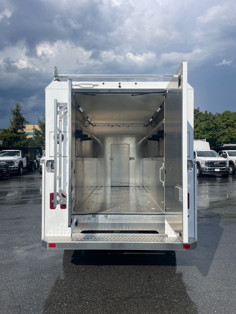 2026 Ford E-350 Cutaway 