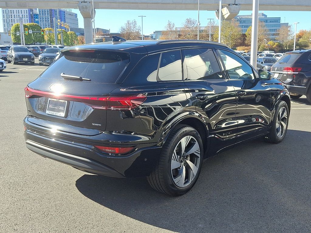 Thumbnail: 2025 Audi Q6 e-tron - 4