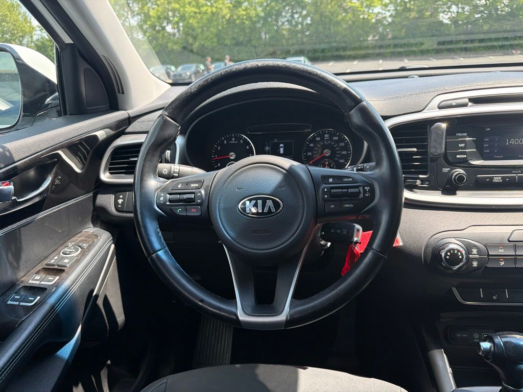 Thumbnail: 2016 Kia Sorento - 12