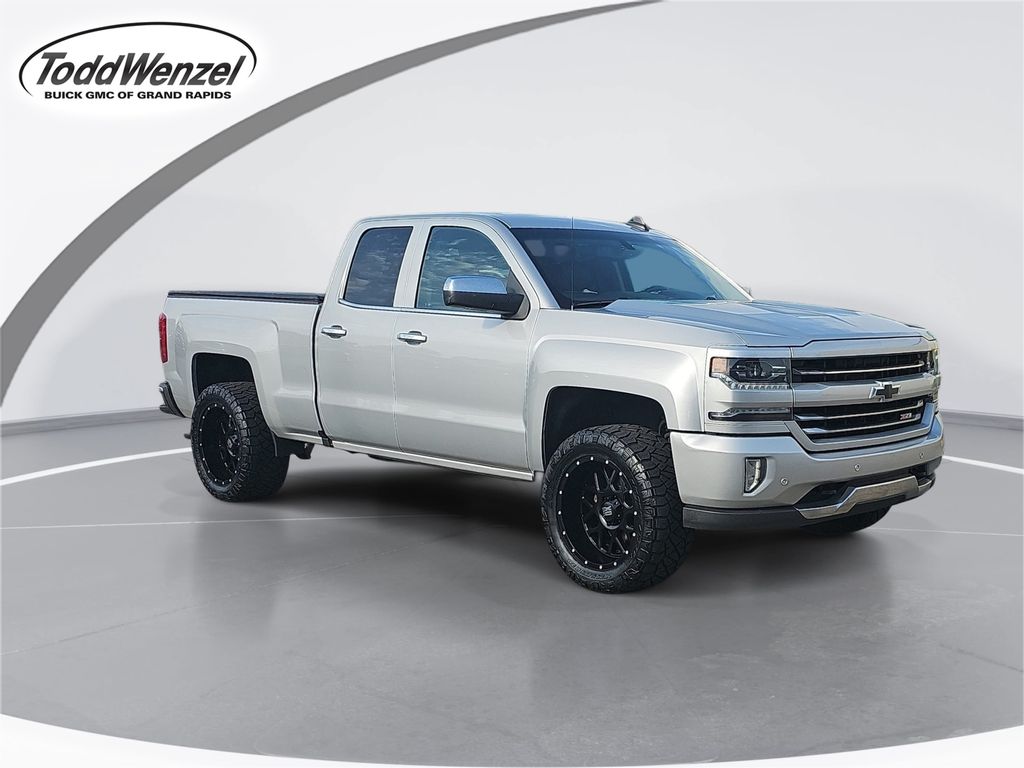 Silver Ice Metallic 2018 Chevrolet Silverado 1500 Pickup Truck Four-Wheel Drive 6-Speed Automatic Overdrive