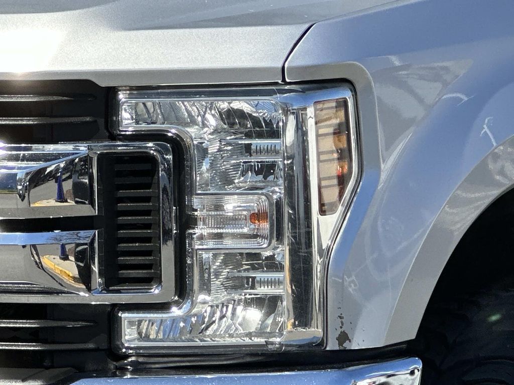 Thumbnail: 2019 Ford Econoline - 3