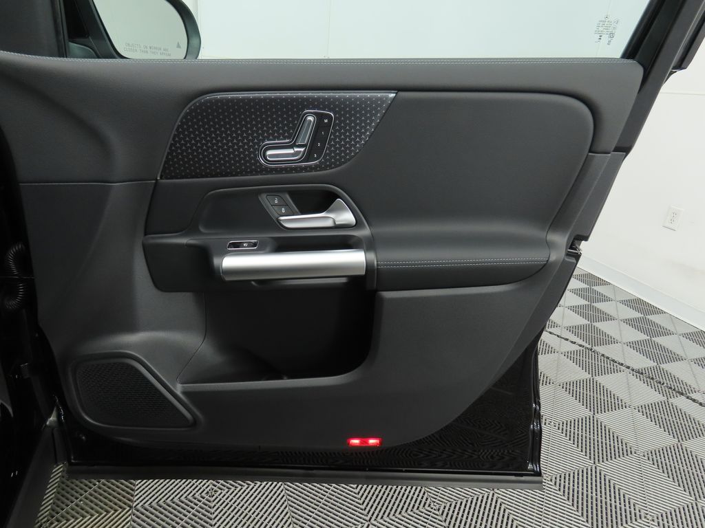 Thumbnail: 2025 Mercedes-Benz GLA - 25