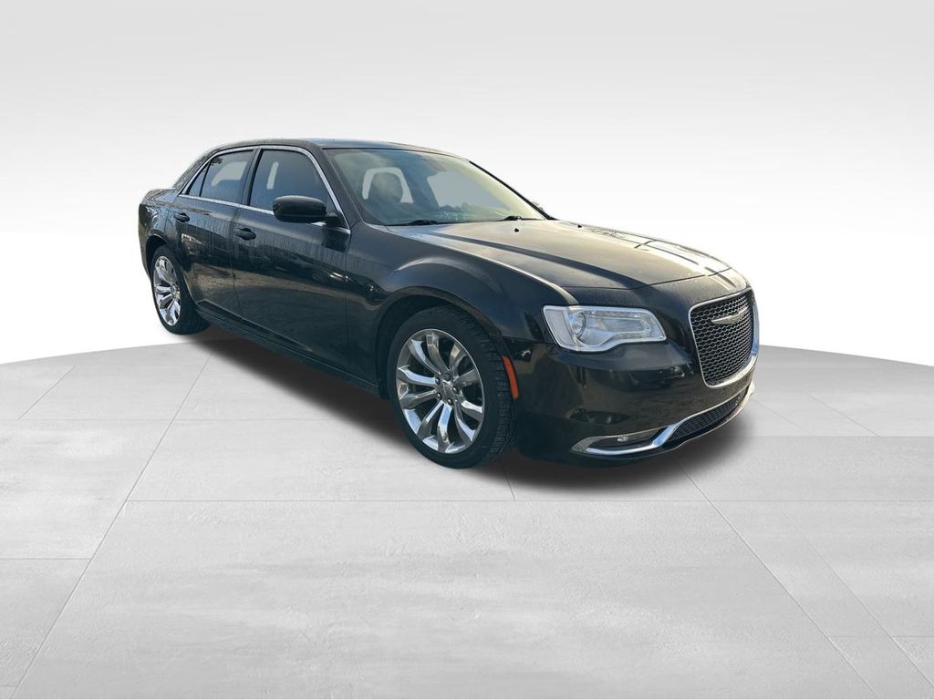 2016 Chrysler 300 Limited 3