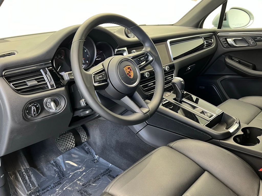 2022 Porsche Macan  4