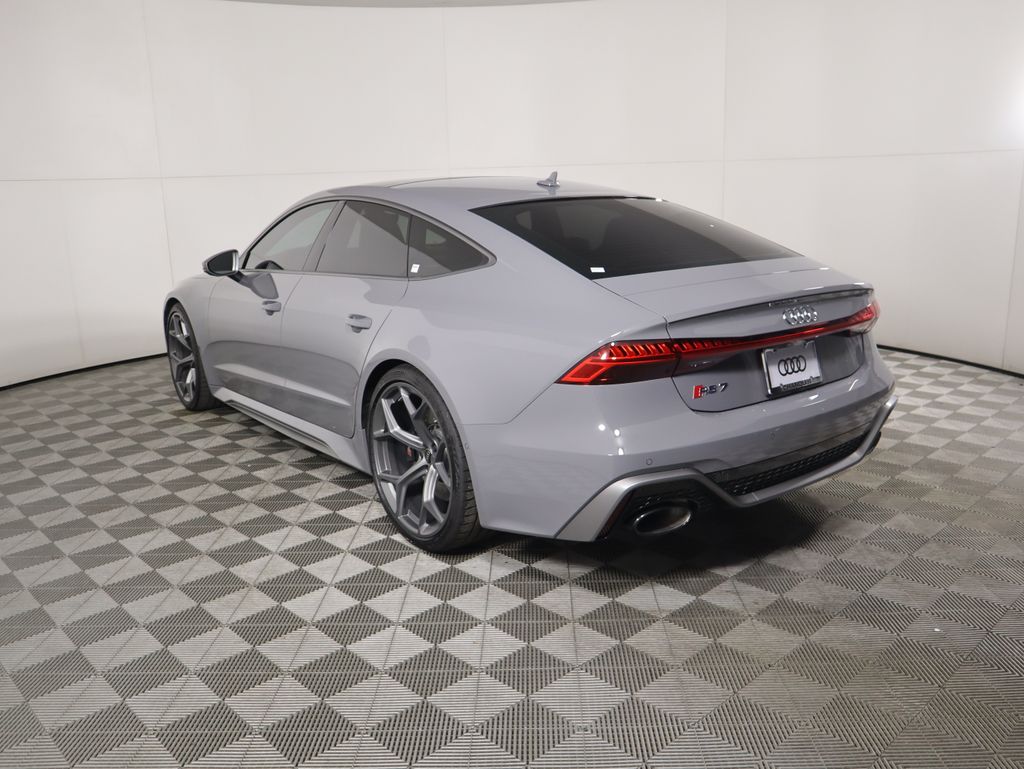 Thumbnail: 2026 Audi RS 7 - 7