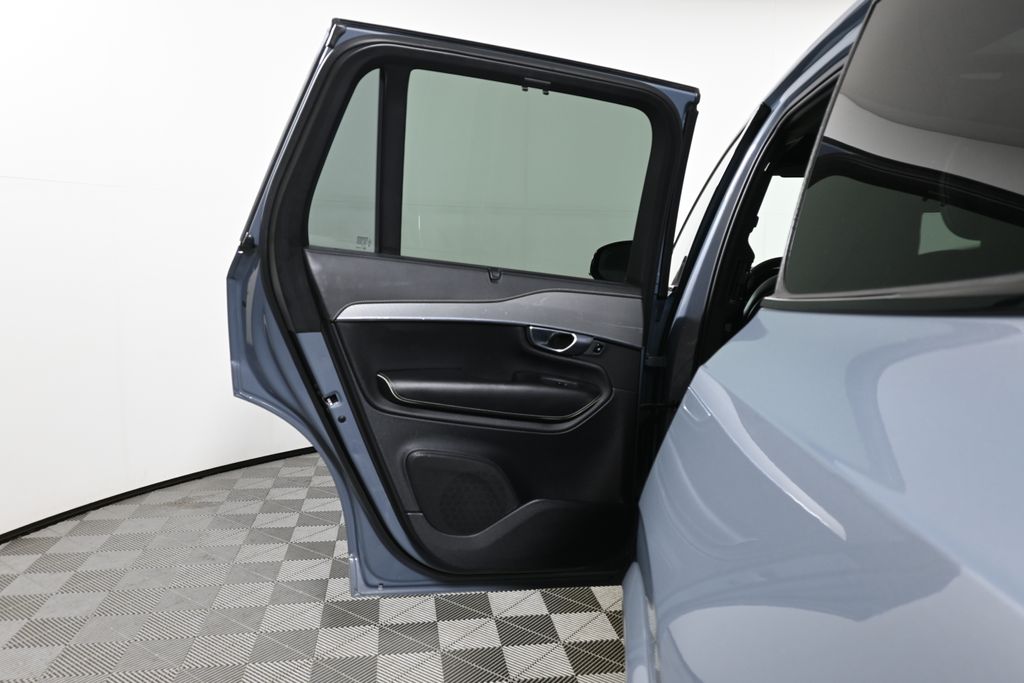 Thumbnail: 2020 Volvo XC90 - 32