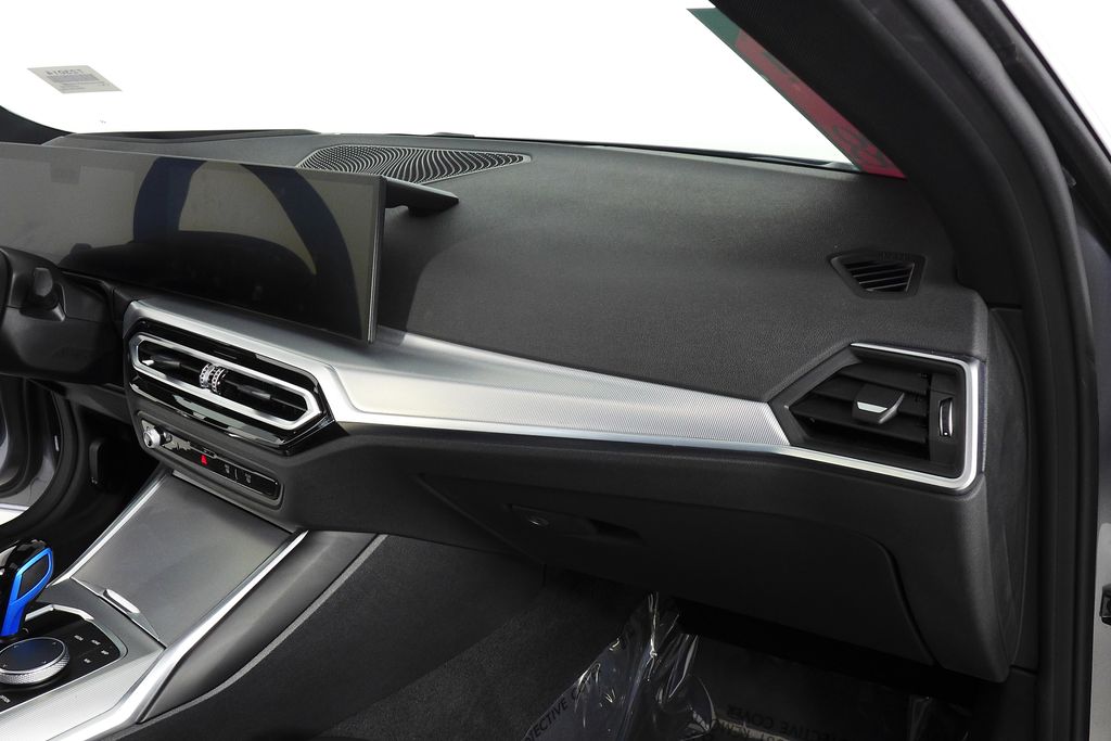 Thumbnail: 2023 BMW i4 - 15