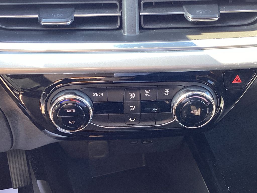 Used 2024 Chevrolet Trax SUV