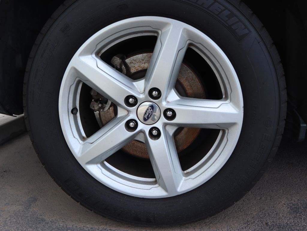 Thumbnail: 2019 Ford Explorer - 17