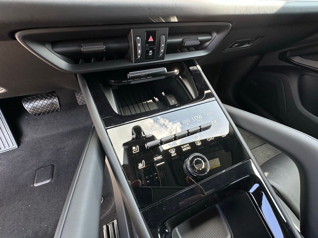 Thumbnail: 2025 Porsche Cayenne - 26