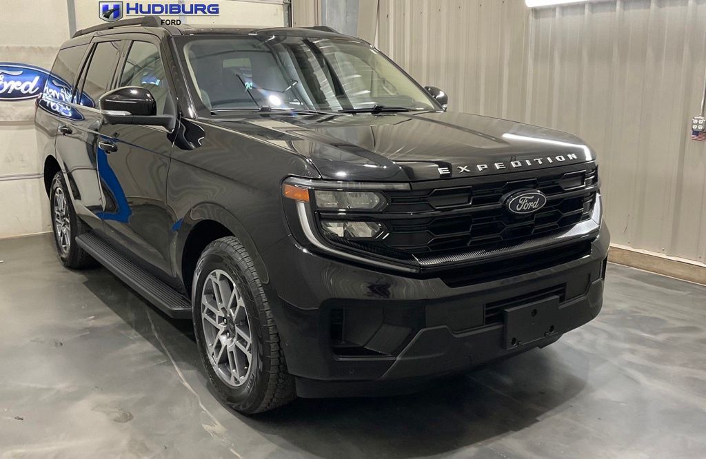 Black Metallic 2025 Ford Expedition SUV / Crossover Four-Wheel Drive Automatic