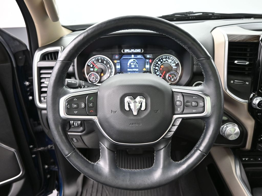 2019 Ram 1500 Laramie Crew Cab 4x4 5'7" Box