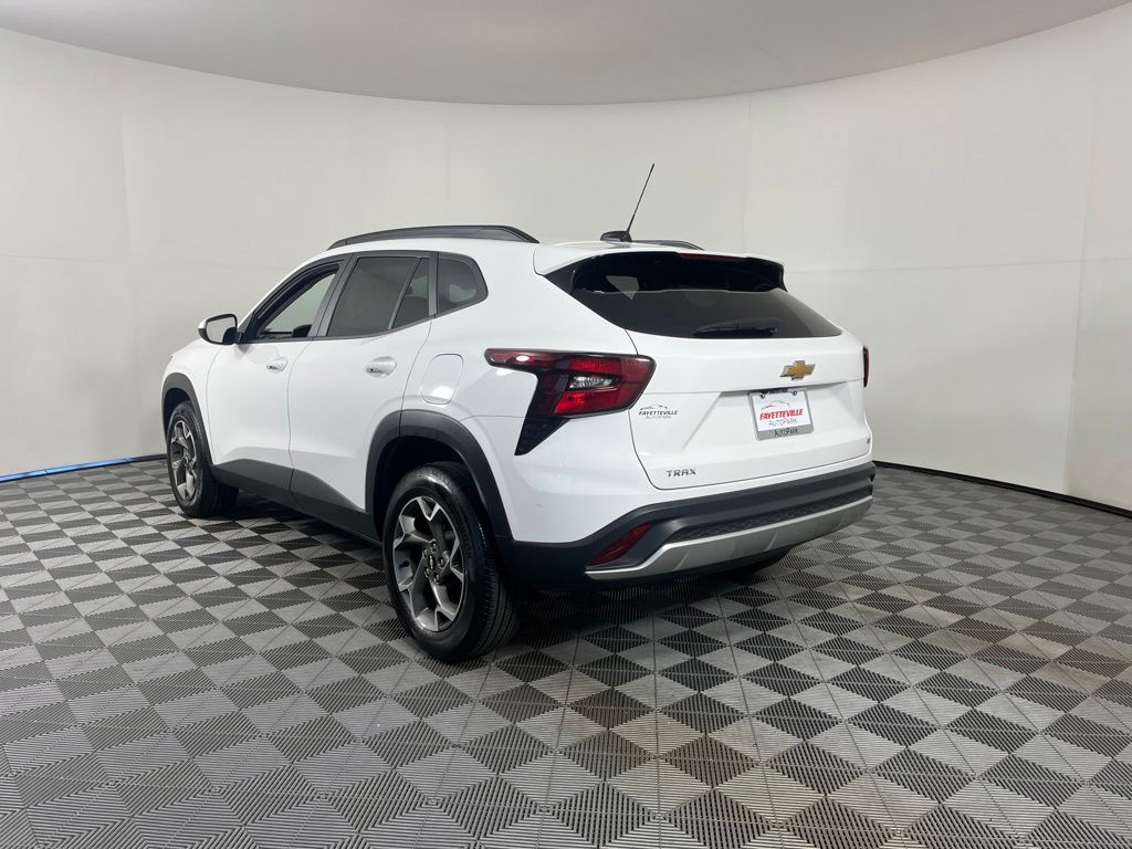 Thumbnail: 2025 Chevrolet Trax - 7