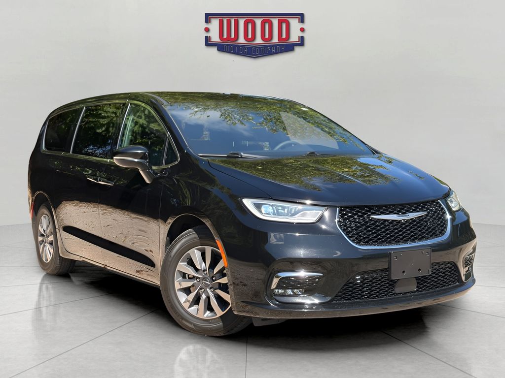  2025 Chrysler Pacifica Hybrid Select FWD   