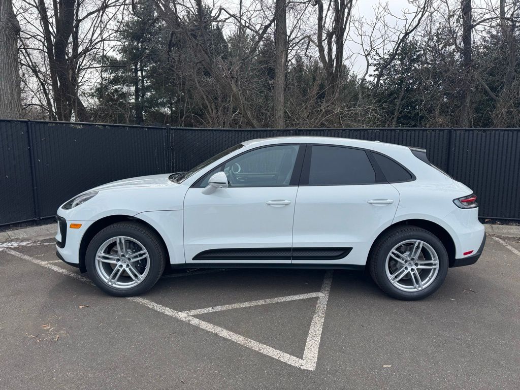 2025 Porsche Macan  2