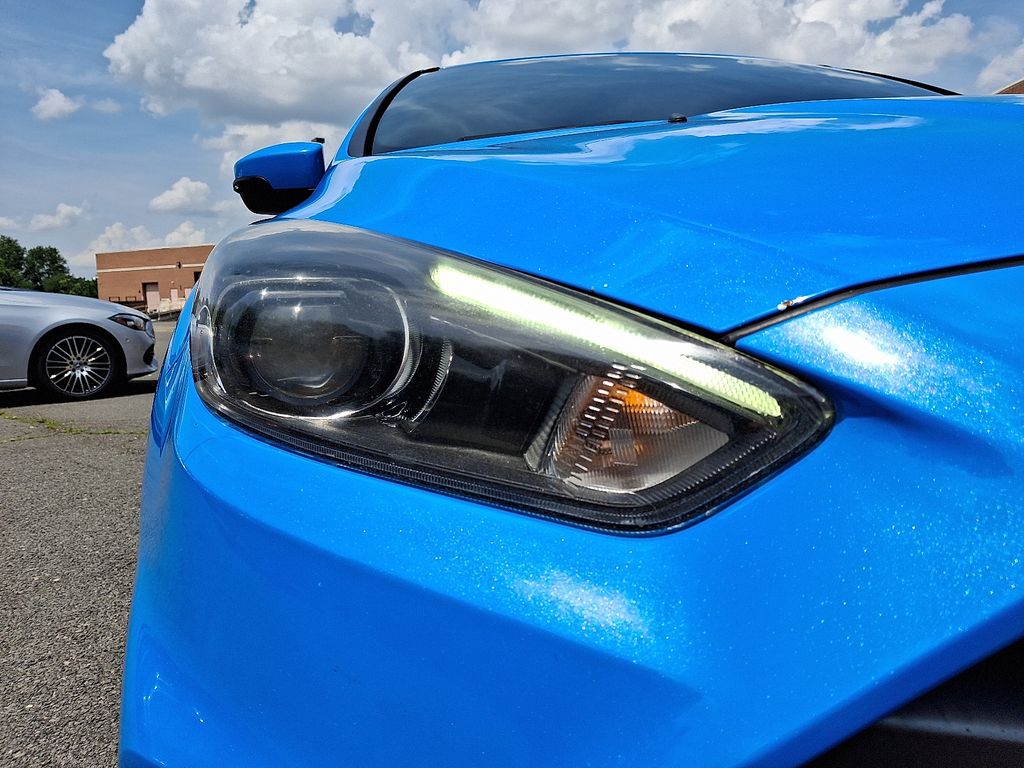 Thumbnail: 2017 Ford Focus - 9