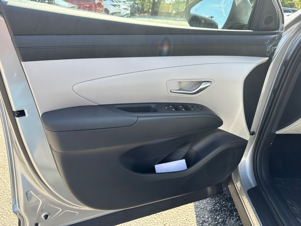 2025 Hyundai Tucson SEL photo 10