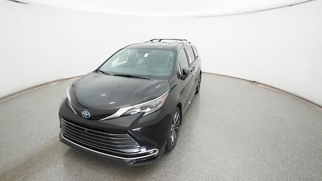 2025 Toyota Sienna Platinum -
                Duluth, GA