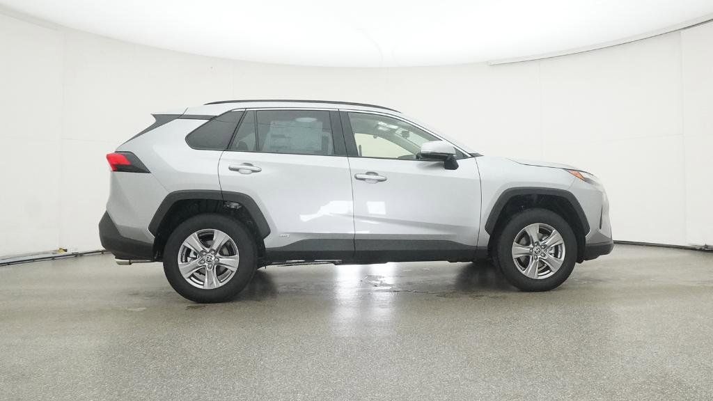 Thumbnail: 2025 Toyota RAV4 - 25