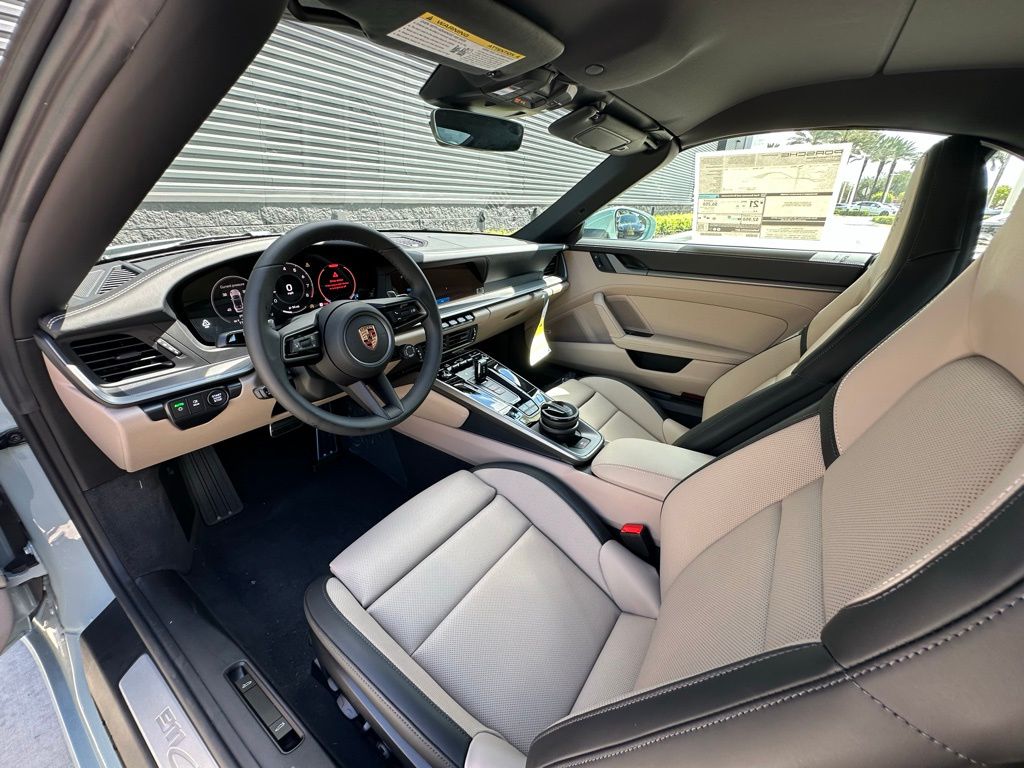 Thumbnail: 2026 Porsche 911 - 4