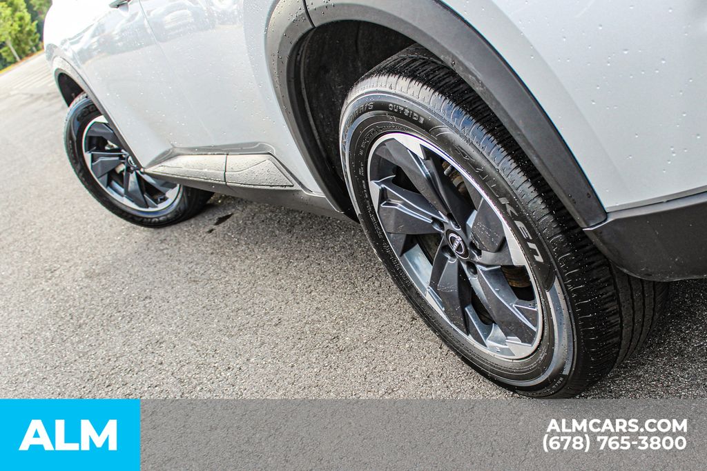 Used 2025 Silver Nissan SV image 14