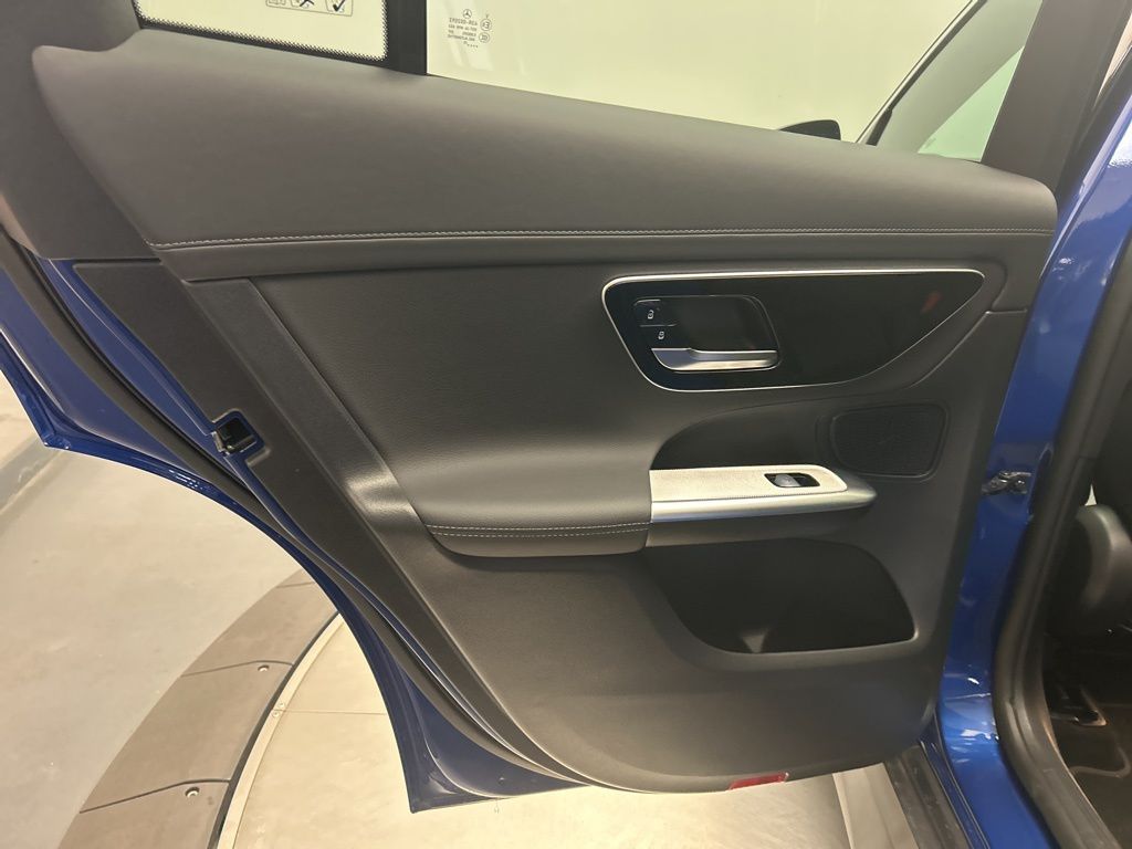 Thumbnail: 2025 Mercedes-Benz GLC - 24