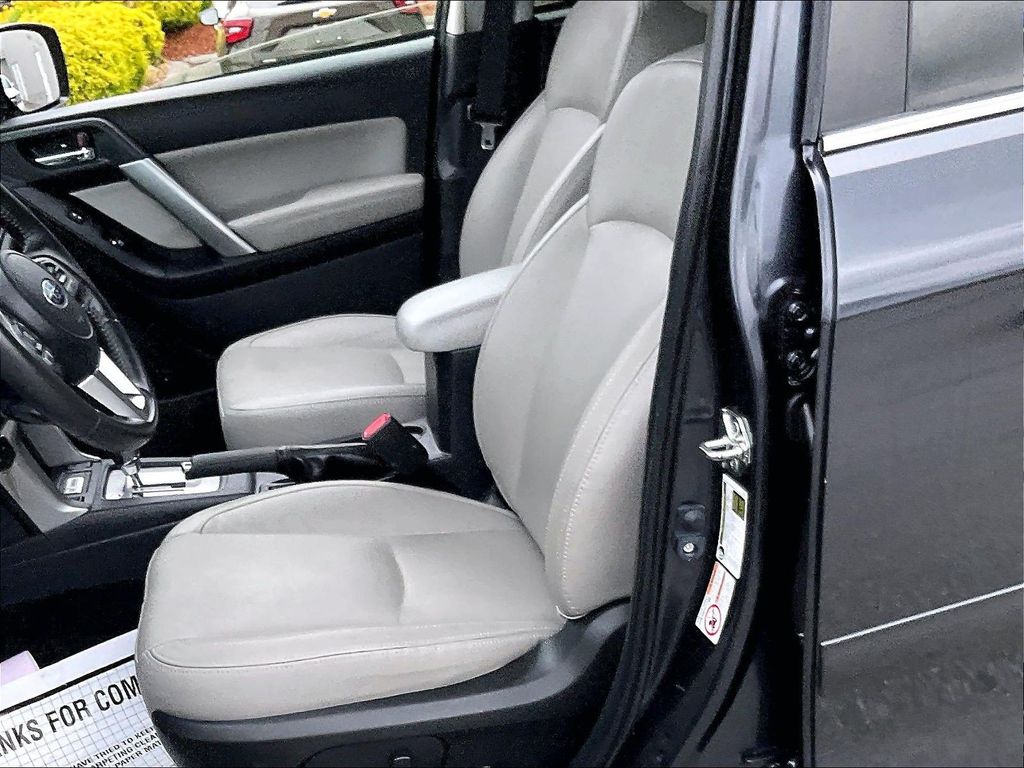 2017 Subaru Forester — photo 10