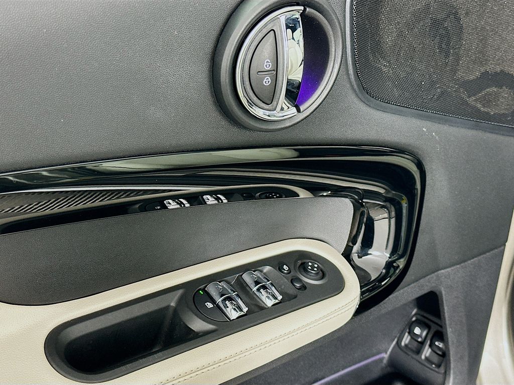 Thumbnail: 2018 MINI Cooper Countryman - 18