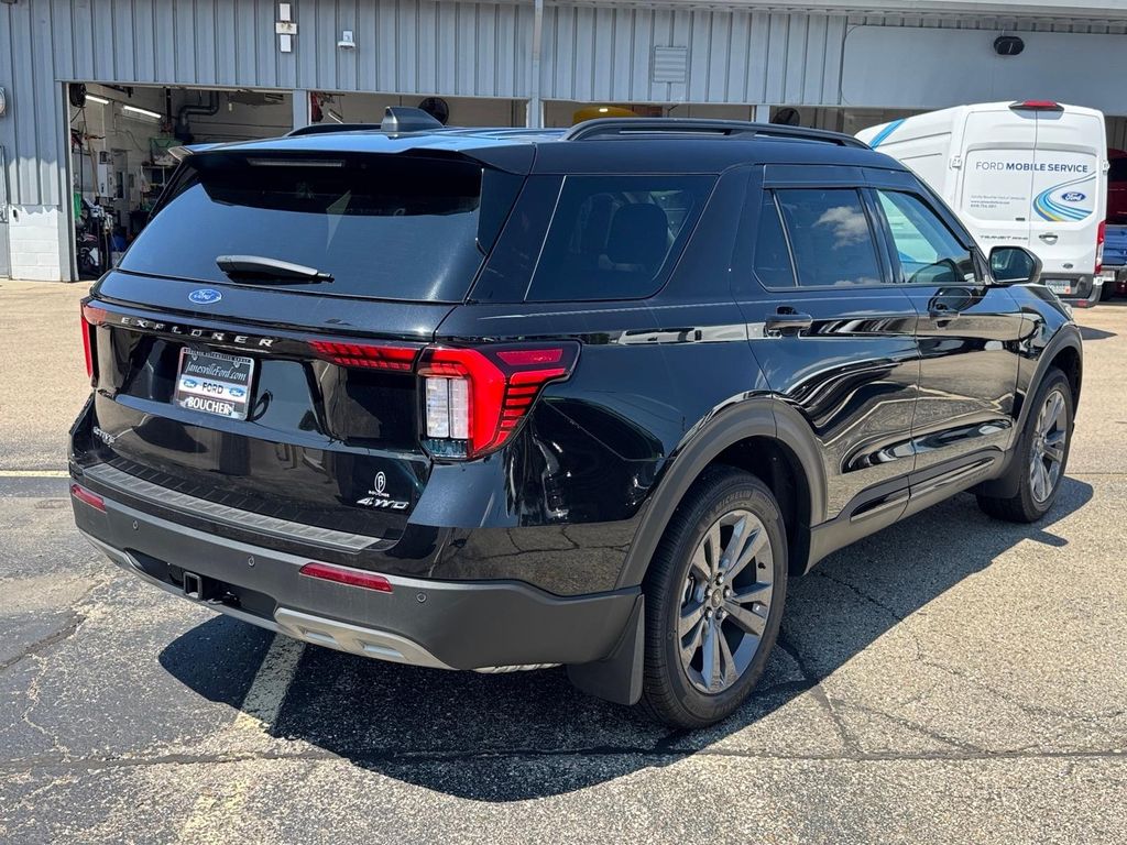 New 2026 Agate Black Metallic Ford Active image 5