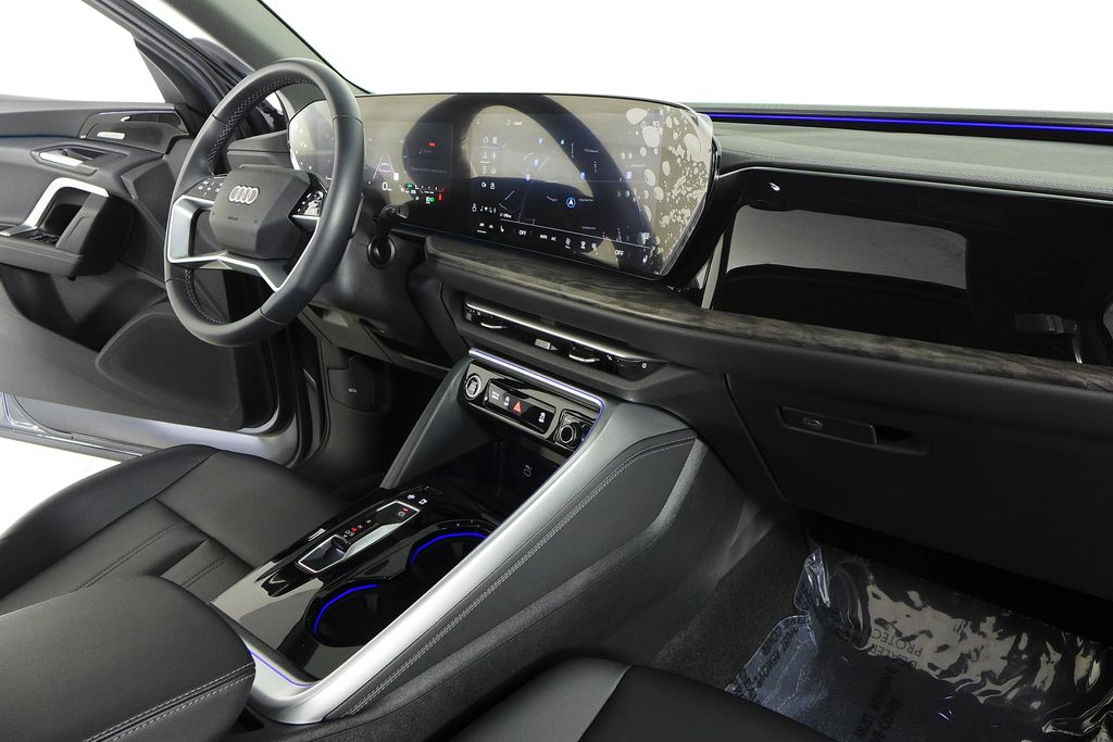 Thumbnail: 2025 Audi Q5 - 13