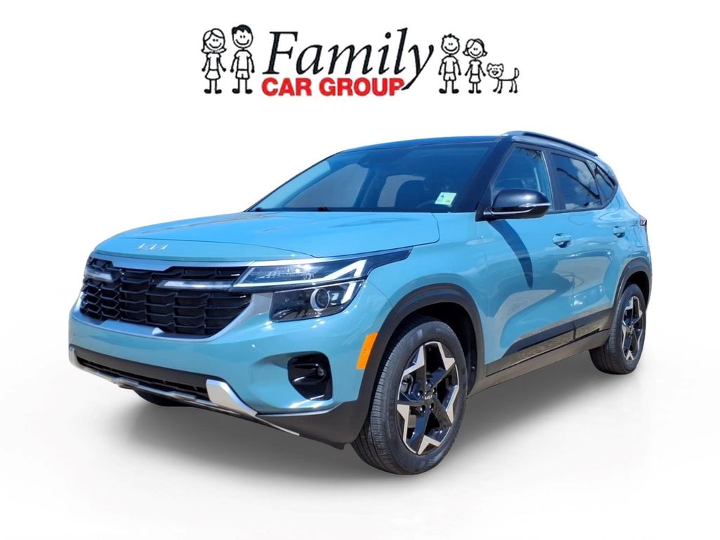 Blue / Black 2025 Kia Seltos SUV / Crossover Front-Wheel Drive Continuously Variable Transmission