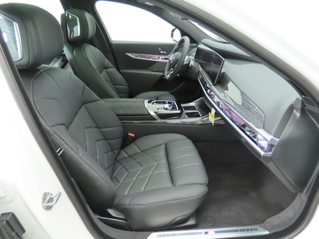 Thumbnail: 2026 BMW i7 - 20