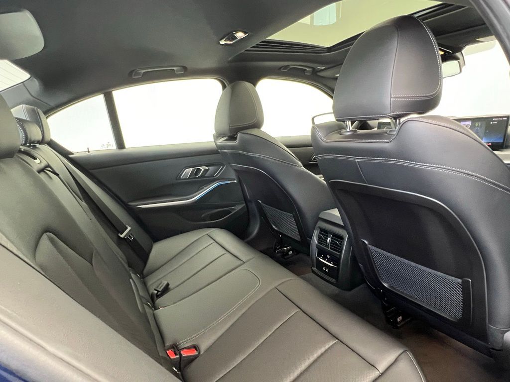 2023 BMW 3 Series 330i xDrive 9
