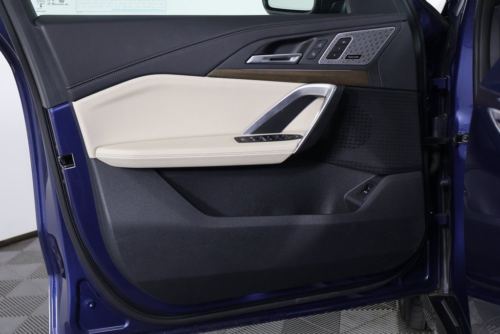 Thumbnail: 2025 BMW X1 - 12