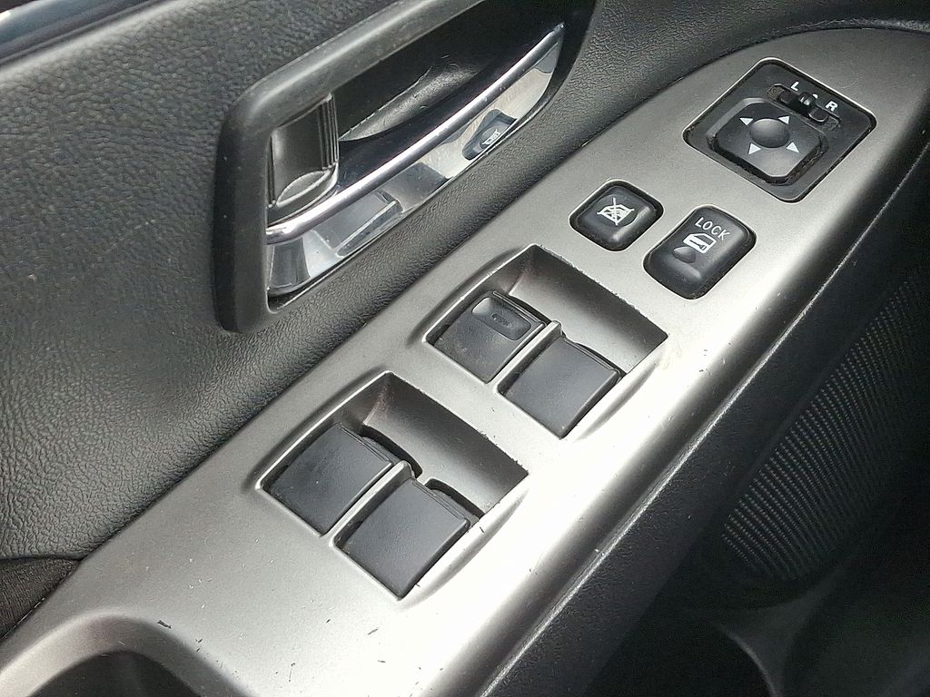 Thumbnail: 2019 Mitsubishi Outlander Sport - 25