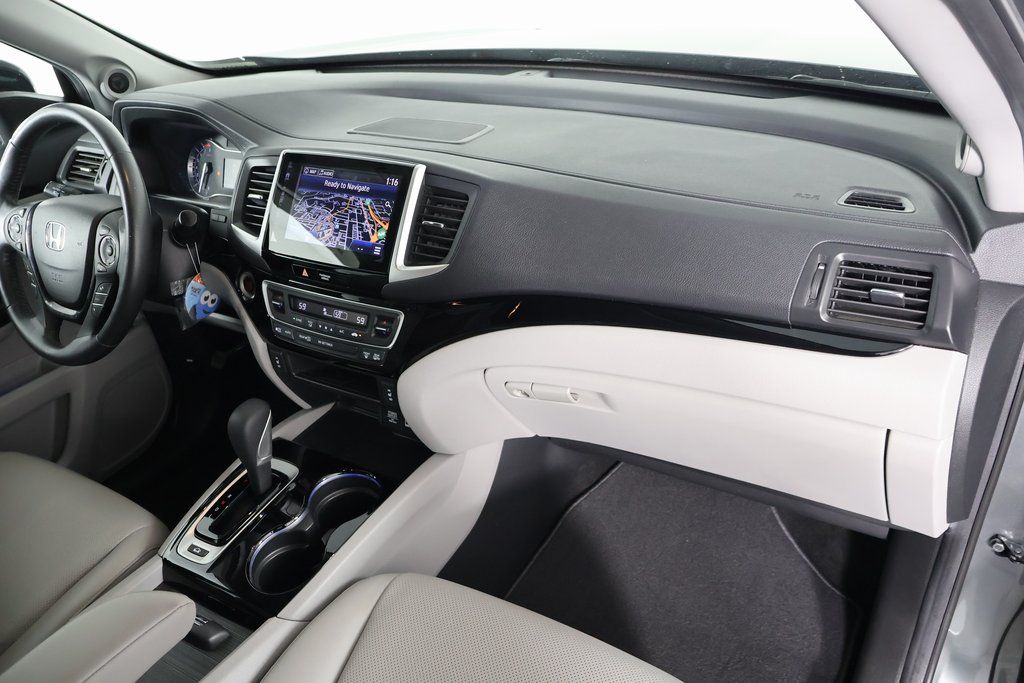 Thumbnail: 2017 Honda Ridgeline - 9