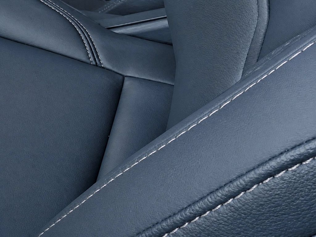 New 2026 Oxford White Ford Badlands® image 18