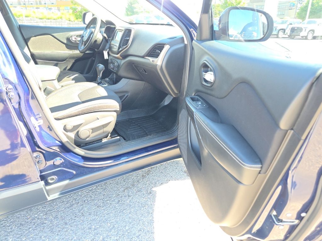 Used 2015 Jeep Cherokee SUV