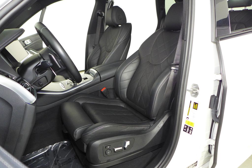 Thumbnail: 2023 BMW X5 - 21