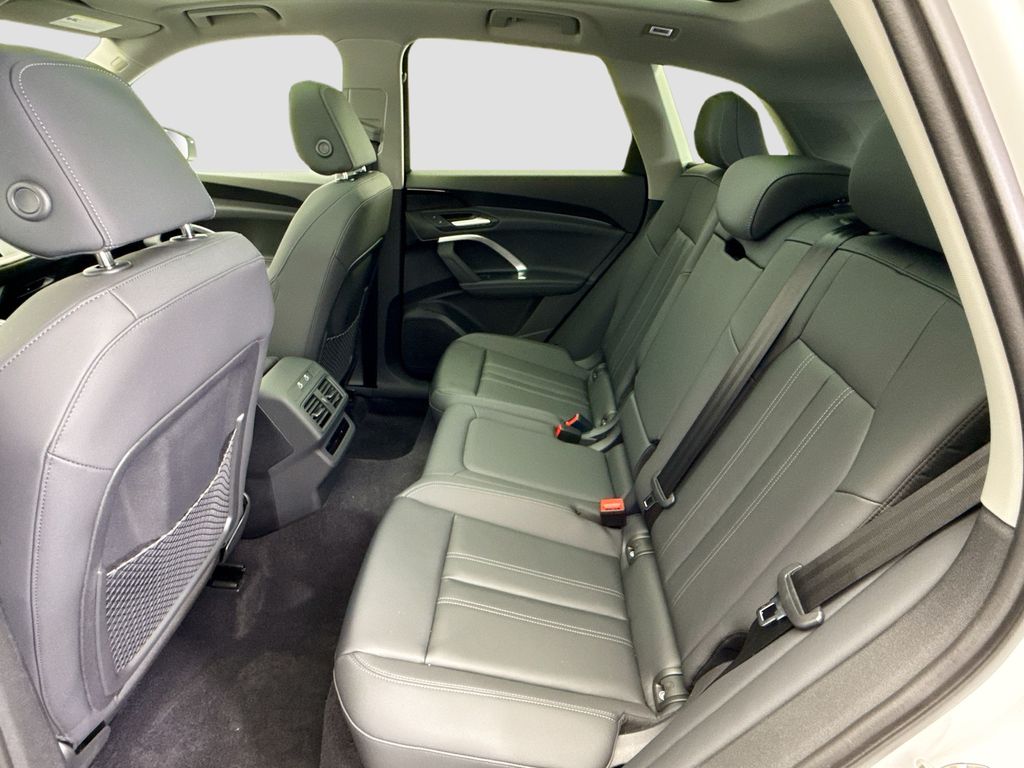 Thumbnail: 2025 Audi Q5 - 21