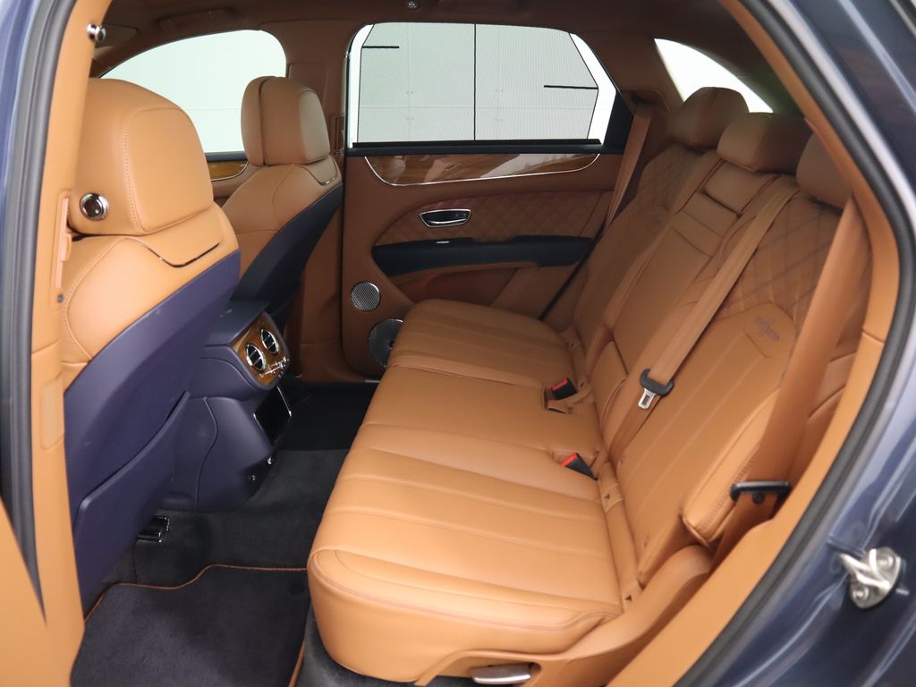 2021 Bentley Bentayga  22