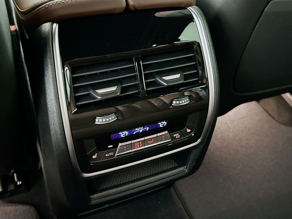 Thumbnail: 2026 BMW X5 - 18