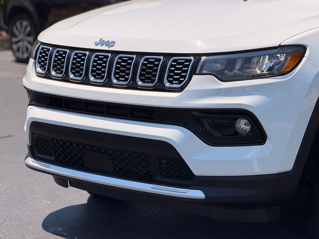 2025 Jeep Compass Limited Bright White Clearcoat - Jim Hudson Acura - Image 10