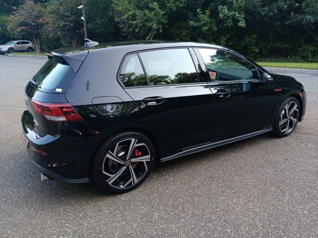 2024 Volkswagen Golf GTI 2.0T SE 5